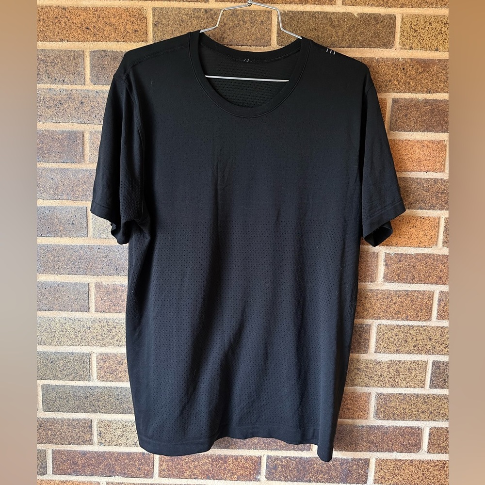 Lulu lemon Metal Vent Black athletic shirt